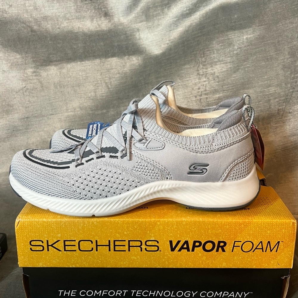 #6096. Skechers Vapor Foam Air Cooled Memory Foam Women'sGray Sneakers. Size 6
